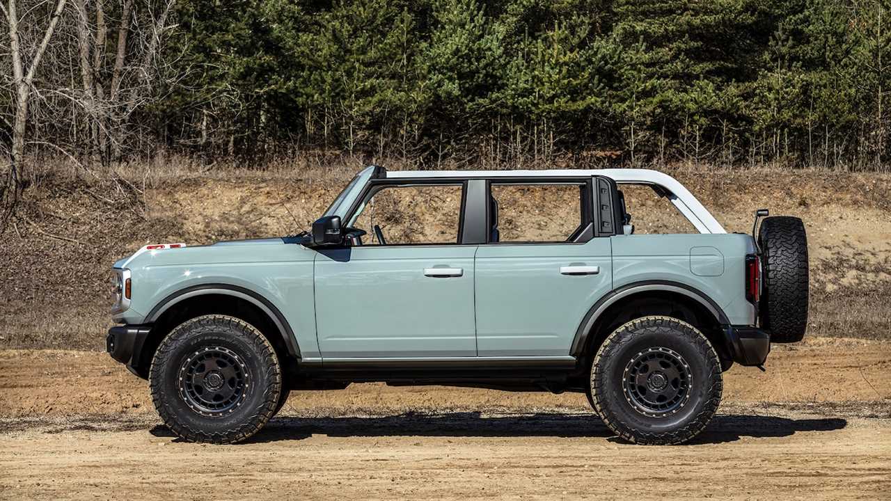 The 2021 Ford Bronco’s Fuel Economy Is Not Good, Trails Even the Thirsty Wrangler