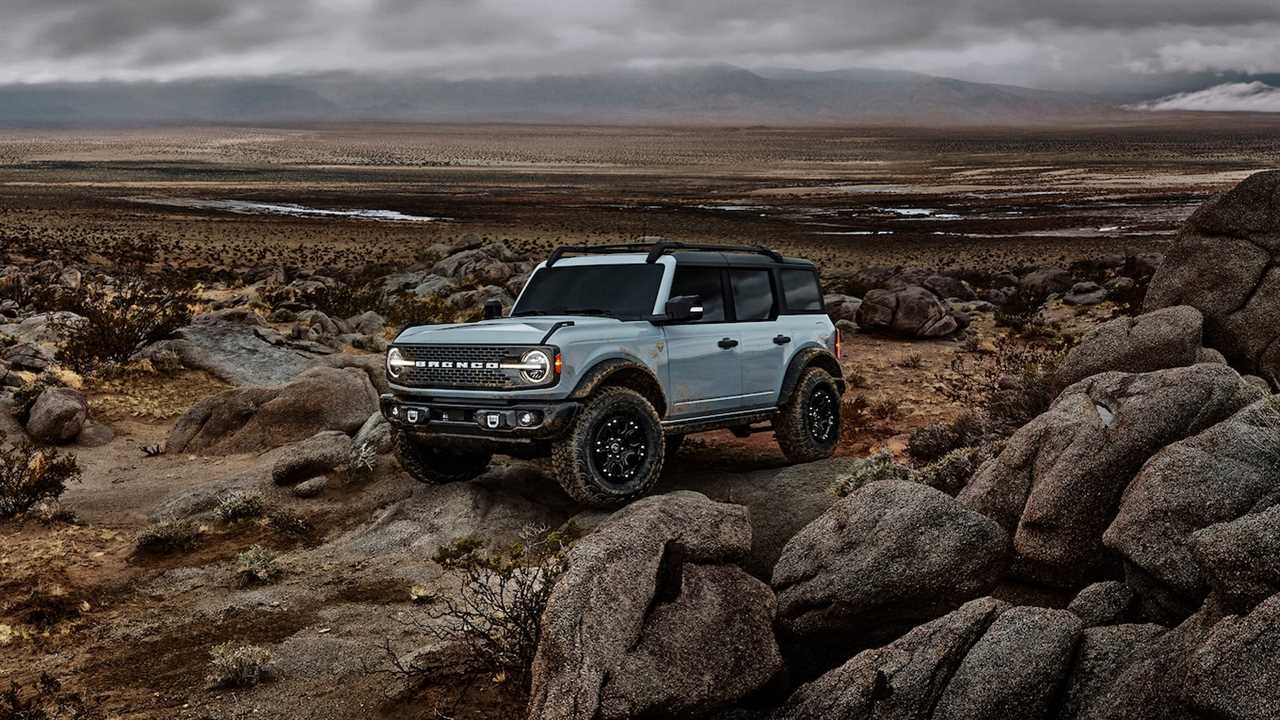 The 2021 Ford Bronco’s Fuel Economy Is Not Good, Trails Even the Thirsty Wrangler