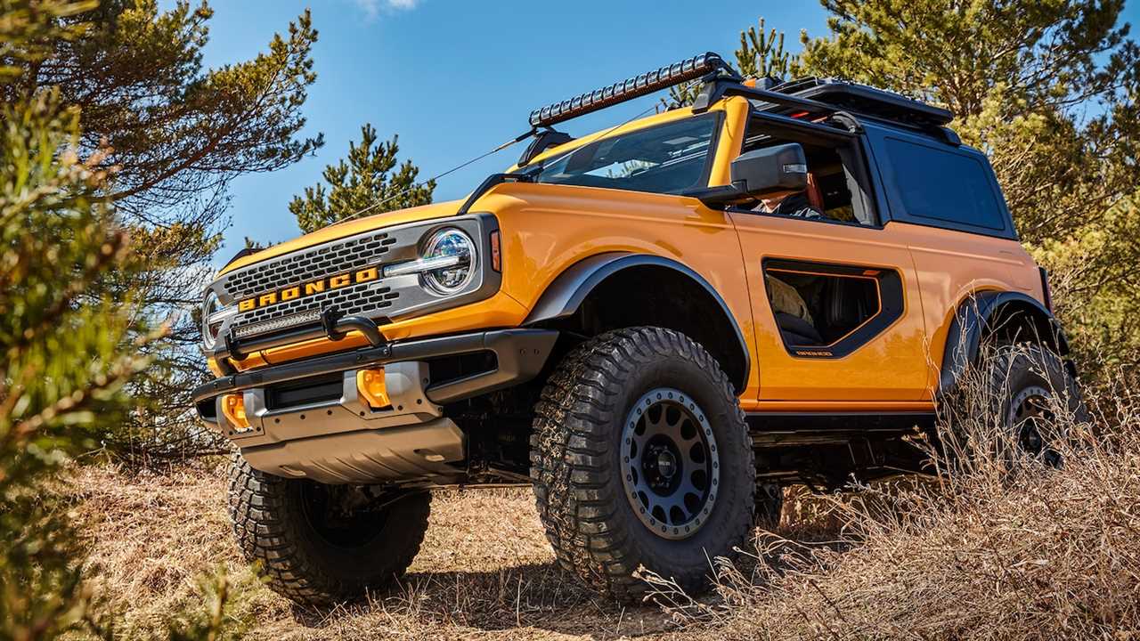 The 2021 Ford Bronco’s Fuel Economy Is Not Good, Trails Even the Thirsty Wrangler