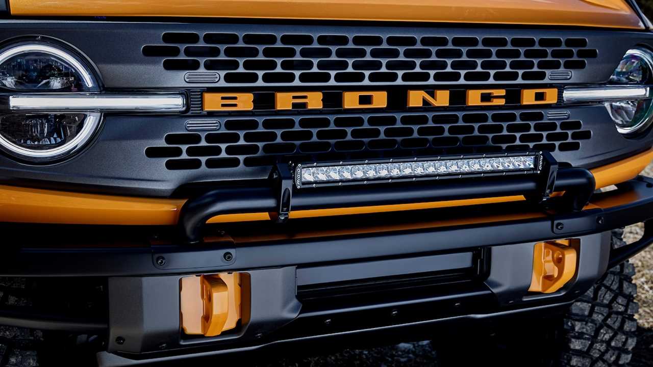 The 2021 Ford Bronco’s Fuel Economy Is Not Good, Trails Even the Thirsty Wrangler