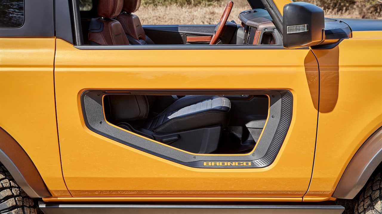 The 2021 Ford Bronco’s Fuel Economy Is Not Good, Trails Even the Thirsty Wrangler