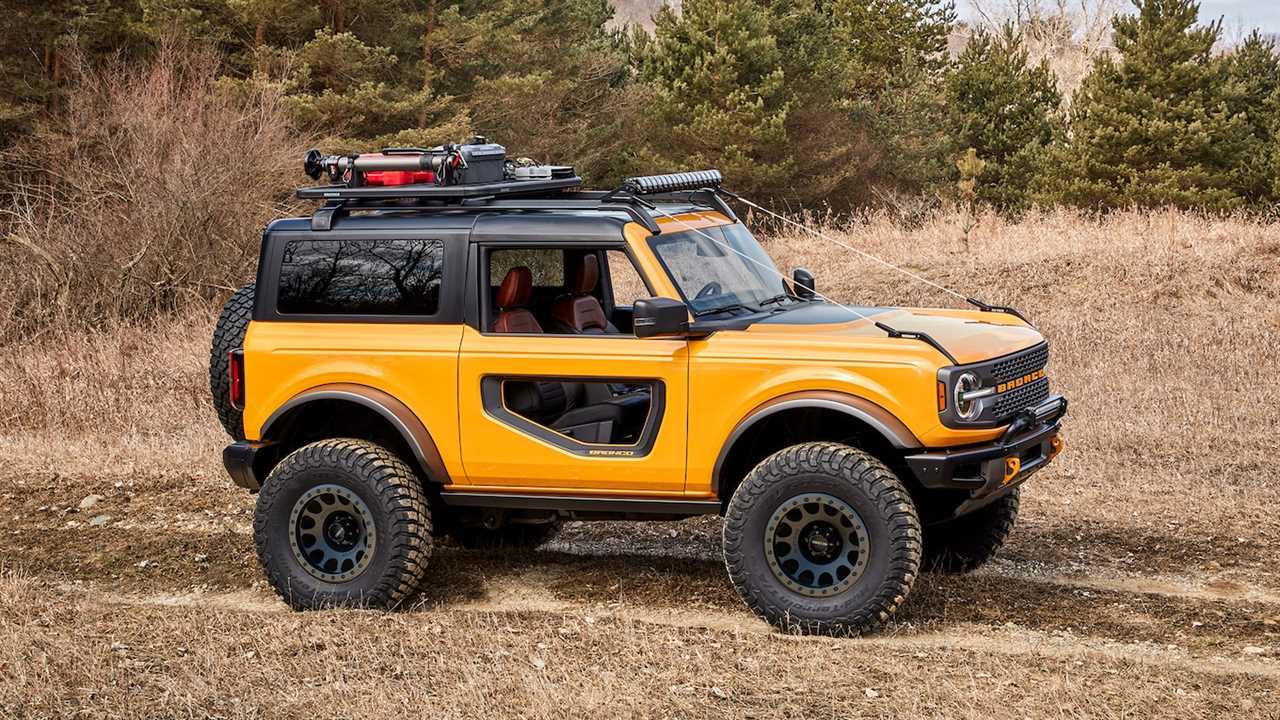 The 2021 Ford Bronco’s Fuel Economy Is Not Good, Trails Even the Thirsty Wrangler