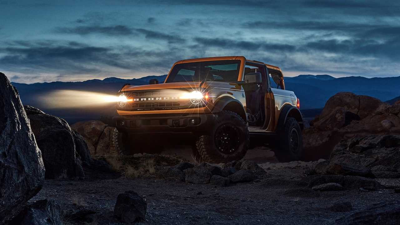 The 2021 Ford Bronco’s Fuel Economy Is Not Good, Trails Even the Thirsty Wrangler
