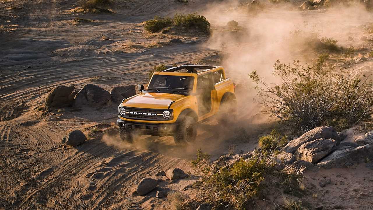 The 2021 Ford Bronco’s Fuel Economy Is Not Good, Trails Even the Thirsty Wrangler