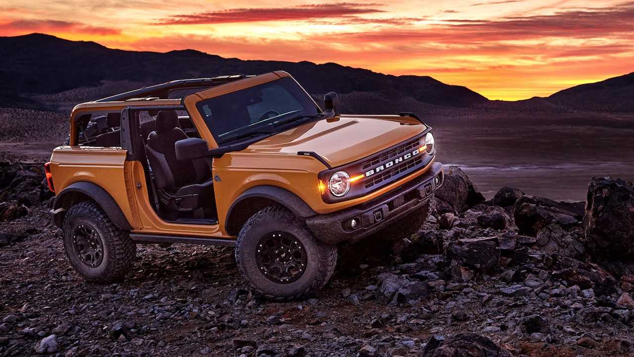 The 2021 Ford Bronco’s Fuel Economy Is Not Good, Trails Even the Thirsty Wrangler