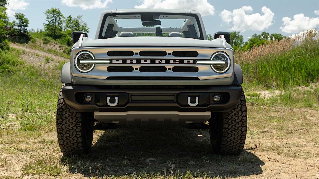 The 2021 Ford Bronco’s Fuel Economy Is Not Good, Trails Even the Thirsty Wrangler
