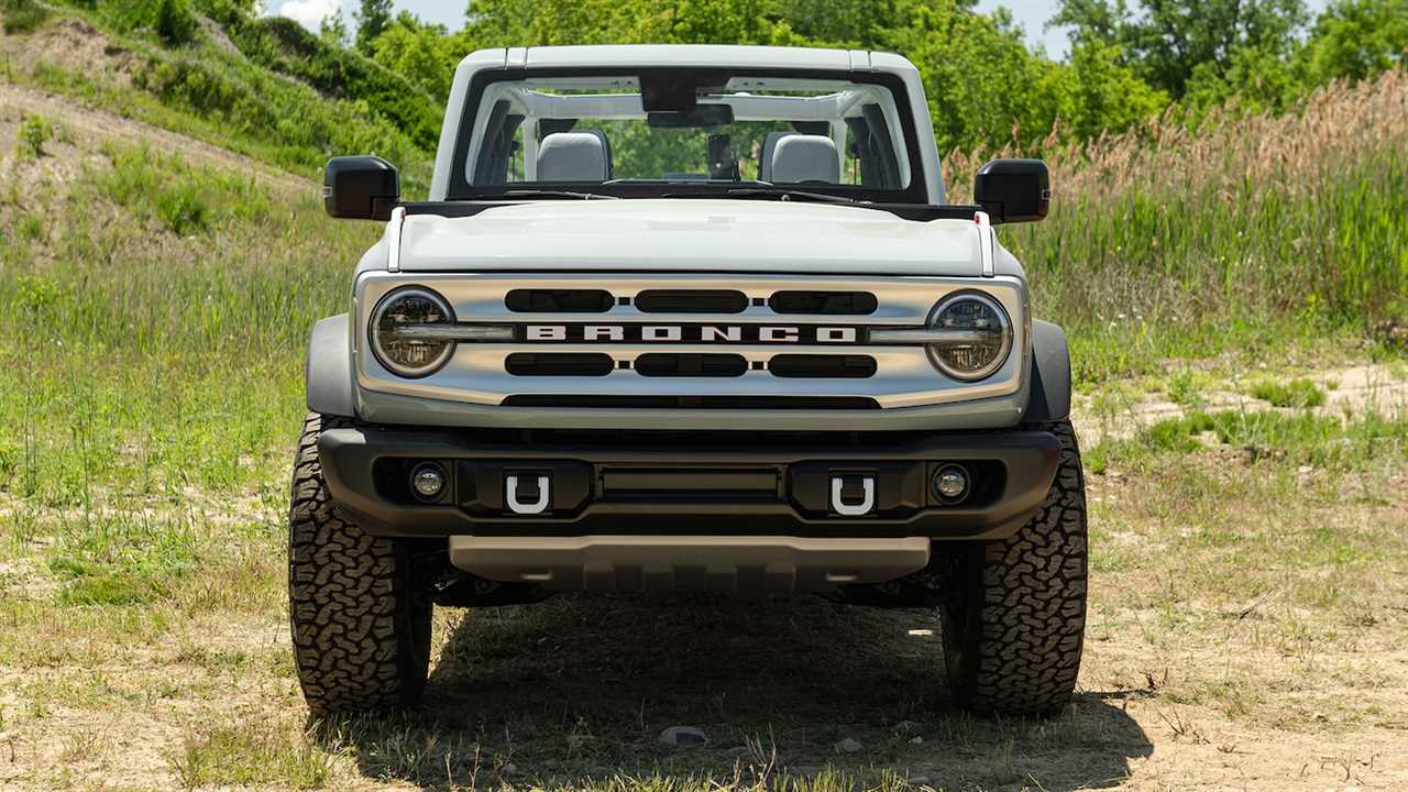 The 2021 Ford Bronco’s Fuel Economy Is Not Good, Trails Even the Thirsty Wrangler