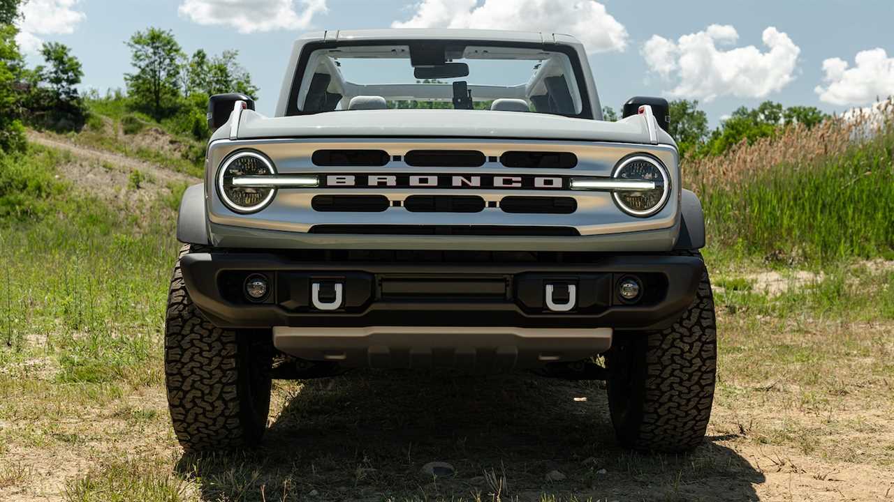 The 2021 Ford Bronco’s Fuel Economy Is Not Good, Trails Even the Thirsty Wrangler
