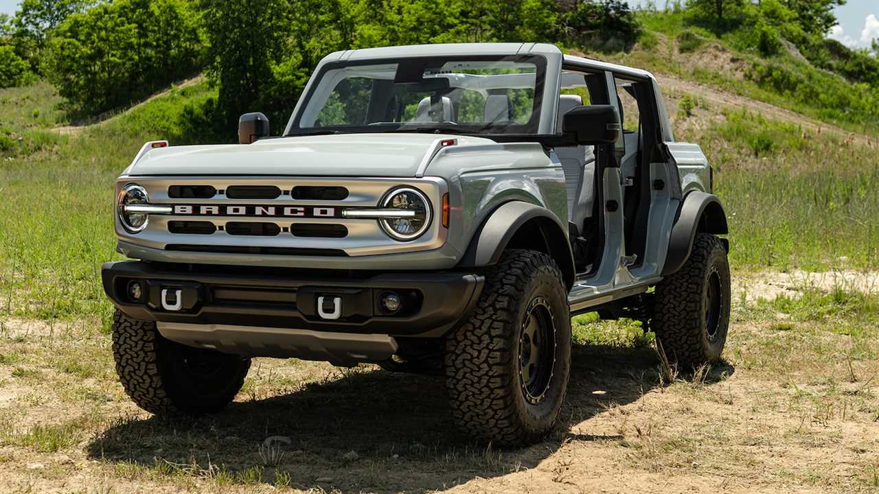 The 2021 Ford Bronco’s Fuel Economy Is Not Good, Trails Even the Thirsty Wrangler