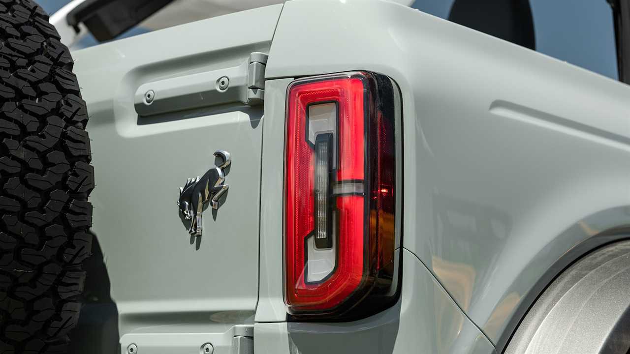 The 2021 Ford Bronco’s Fuel Economy Is Not Good, Trails Even the Thirsty Wrangler
