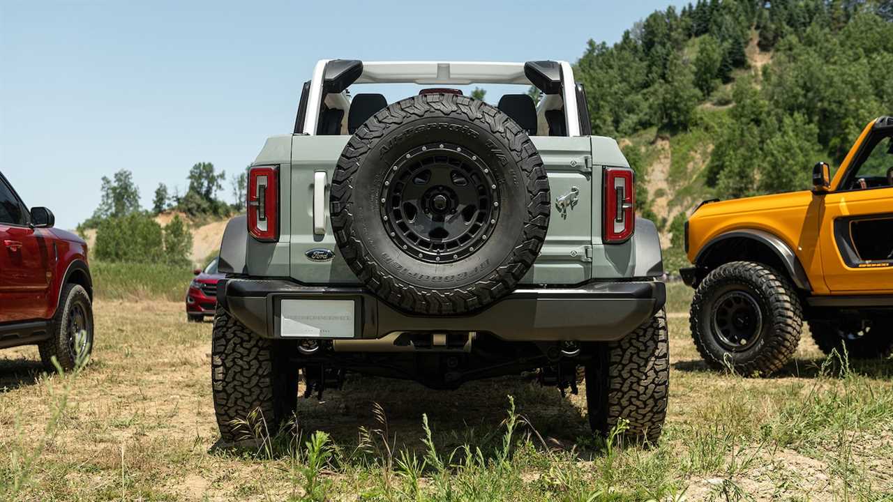 The 2021 Ford Bronco’s Fuel Economy Is Not Good, Trails Even the Thirsty Wrangler