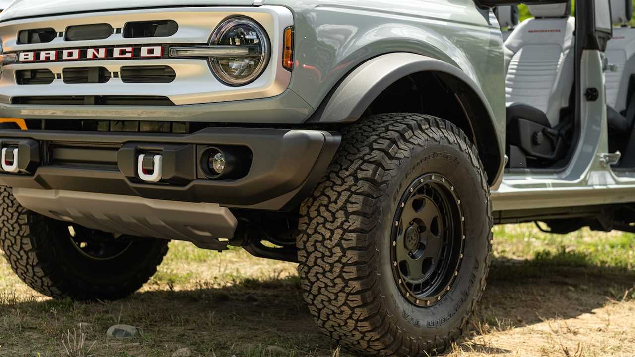 The 2021 Ford Bronco’s Fuel Economy Is Not Good, Trails Even the Thirsty Wrangler