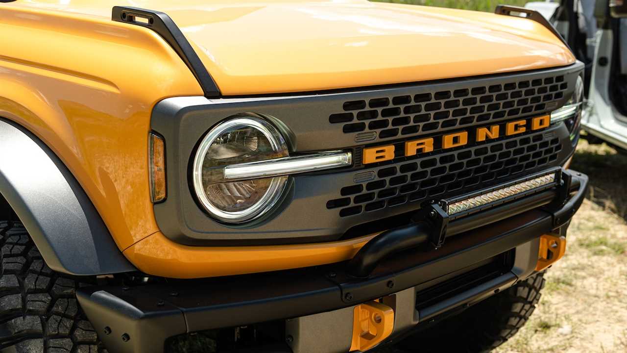 The 2021 Ford Bronco’s Fuel Economy Is Not Good, Trails Even the Thirsty Wrangler
