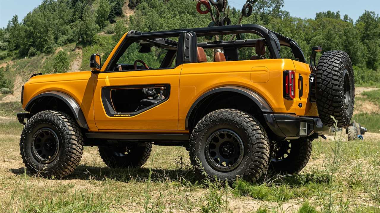 The 2021 Ford Bronco’s Fuel Economy Is Not Good, Trails Even the Thirsty Wrangler