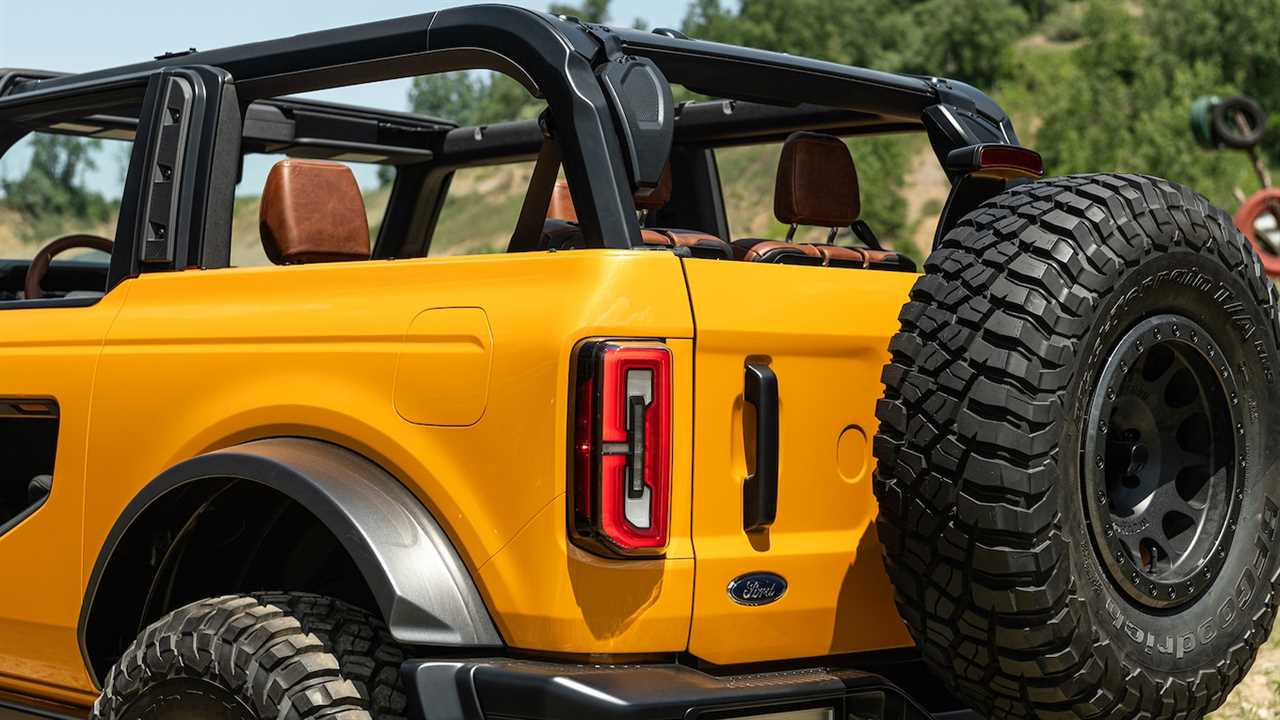 The 2021 Ford Bronco’s Fuel Economy Is Not Good, Trails Even the Thirsty Wrangler