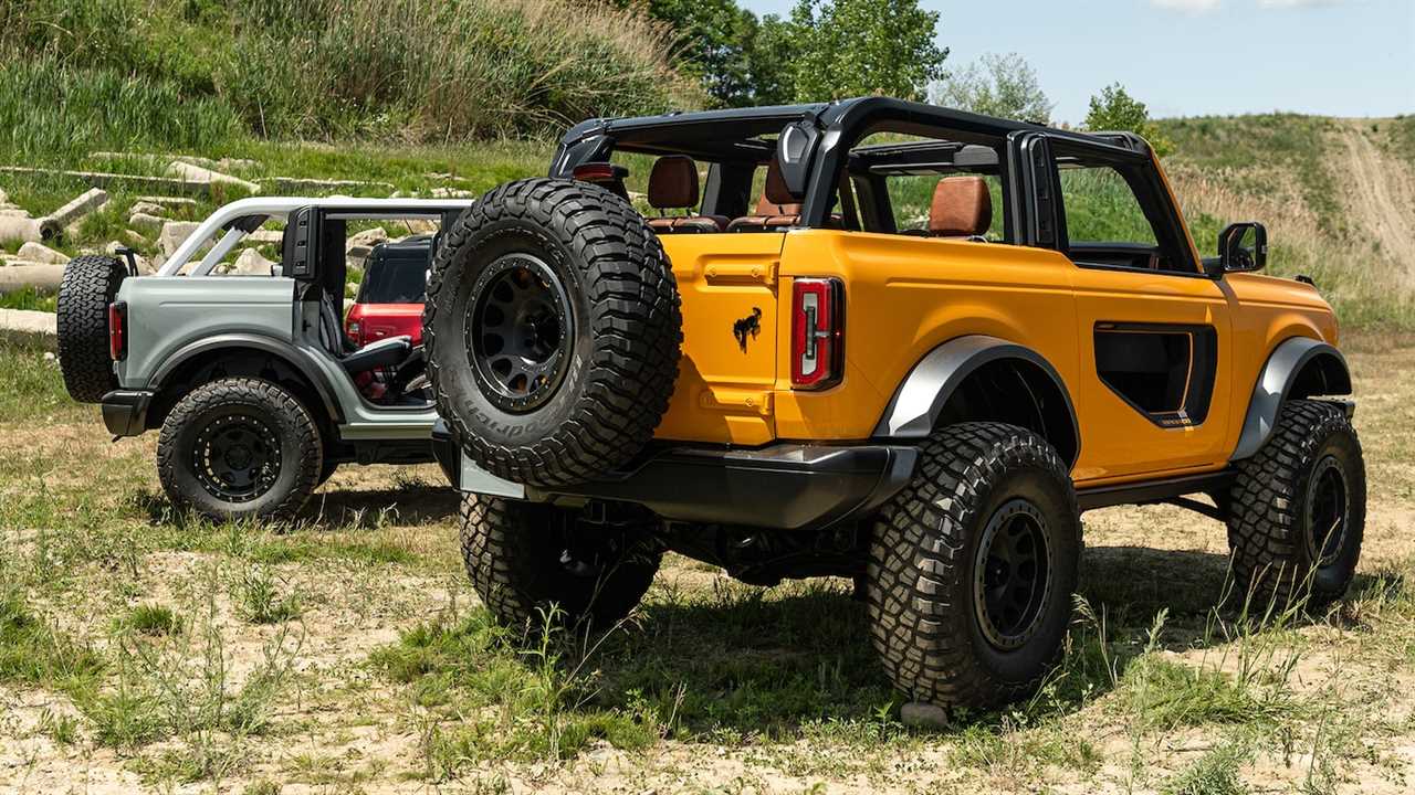 The 2021 Ford Bronco’s Fuel Economy Is Not Good, Trails Even the Thirsty Wrangler