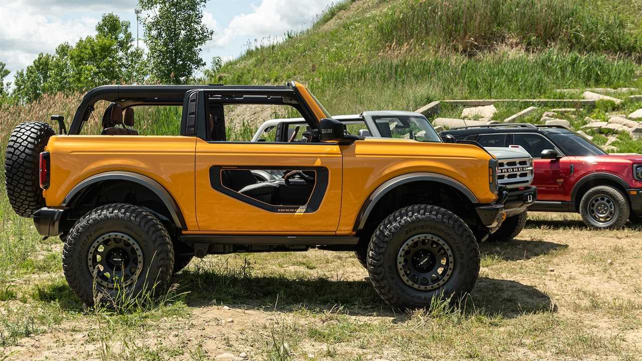 The 2021 Ford Bronco’s Fuel Economy Is Not Good, Trails Even the Thirsty Wrangler