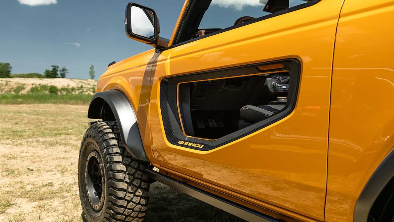 The 2021 Ford Bronco’s Fuel Economy Is Not Good, Trails Even the Thirsty Wrangler