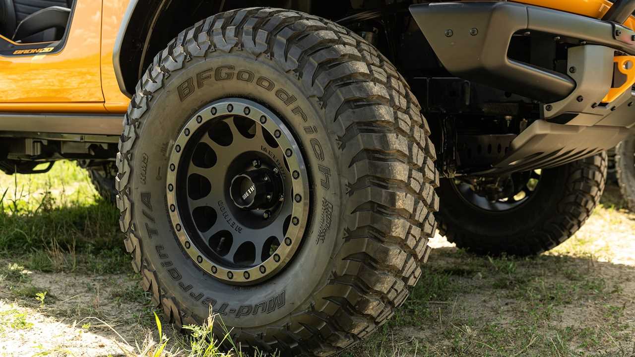 The 2021 Ford Bronco’s Fuel Economy Is Not Good, Trails Even the Thirsty Wrangler
