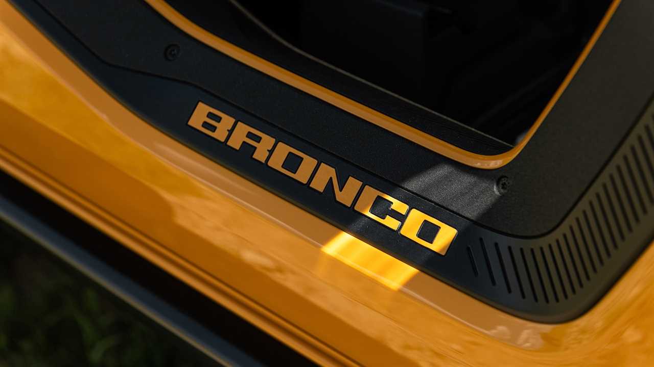 The 2021 Ford Bronco’s Fuel Economy Is Not Good, Trails Even the Thirsty Wrangler