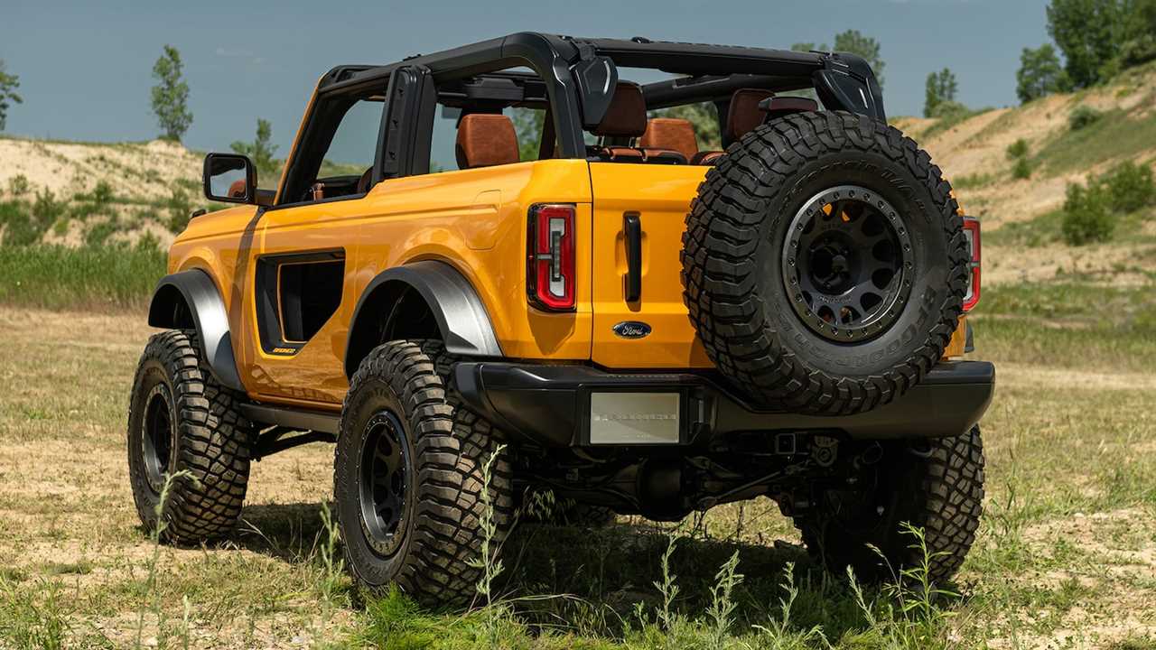 The 2021 Ford Bronco’s Fuel Economy Is Not Good, Trails Even the Thirsty Wrangler