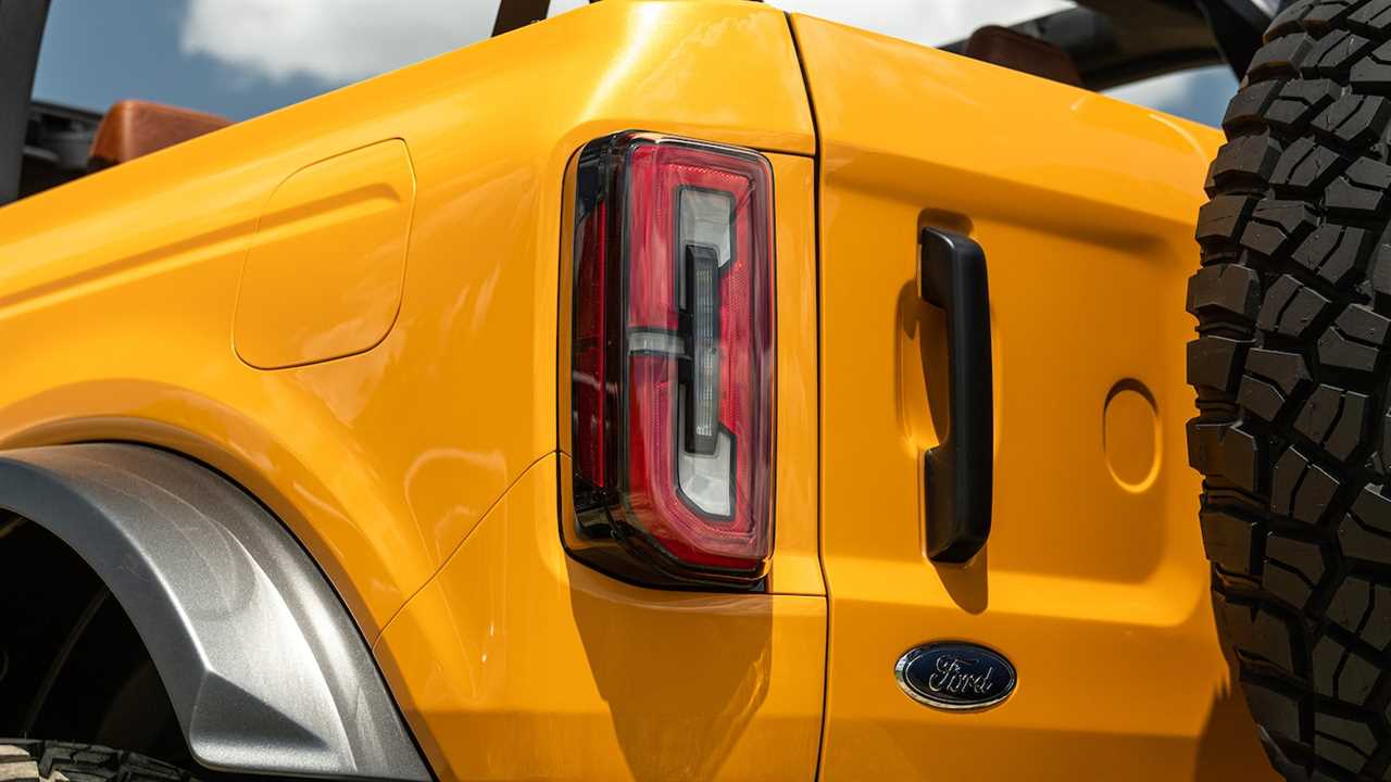 The 2021 Ford Bronco’s Fuel Economy Is Not Good, Trails Even the Thirsty Wrangler