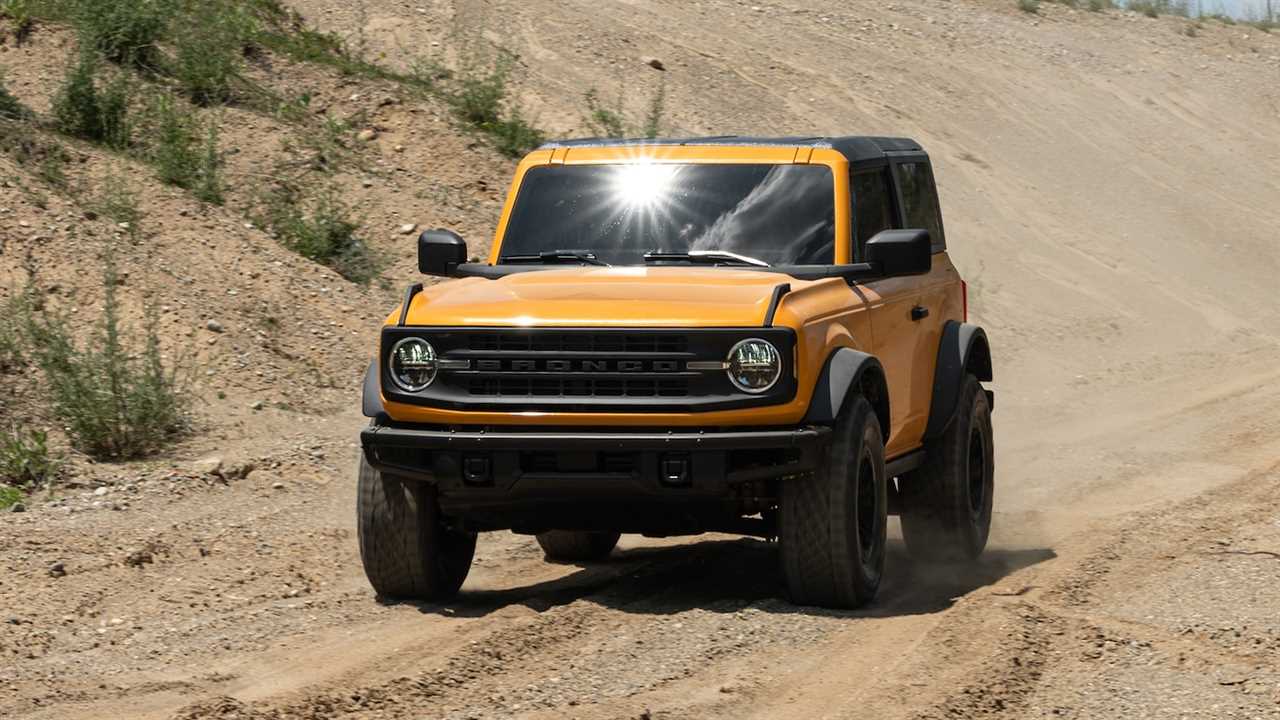 The 2021 Ford Bronco’s Fuel Economy Is Not Good, Trails Even the Thirsty Wrangler
