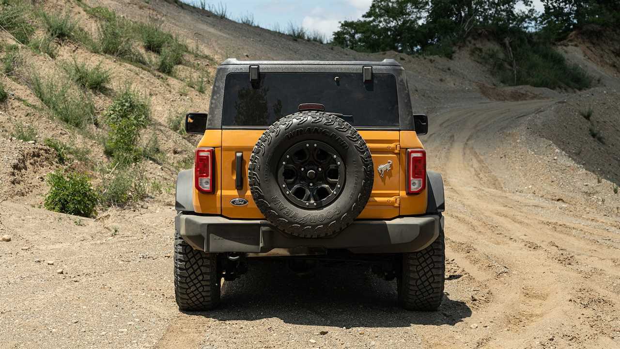 The 2021 Ford Bronco’s Fuel Economy Is Not Good, Trails Even the Thirsty Wrangler