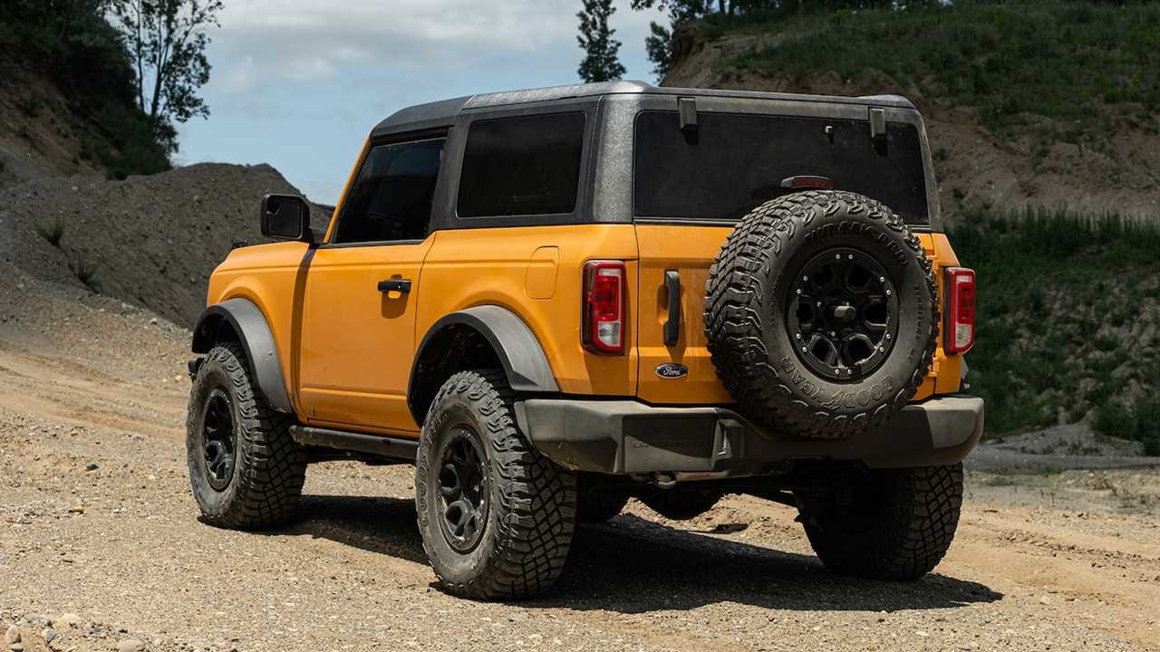 The 2021 Ford Bronco’s Fuel Economy Is Not Good, Trails Even the Thirsty Wrangler