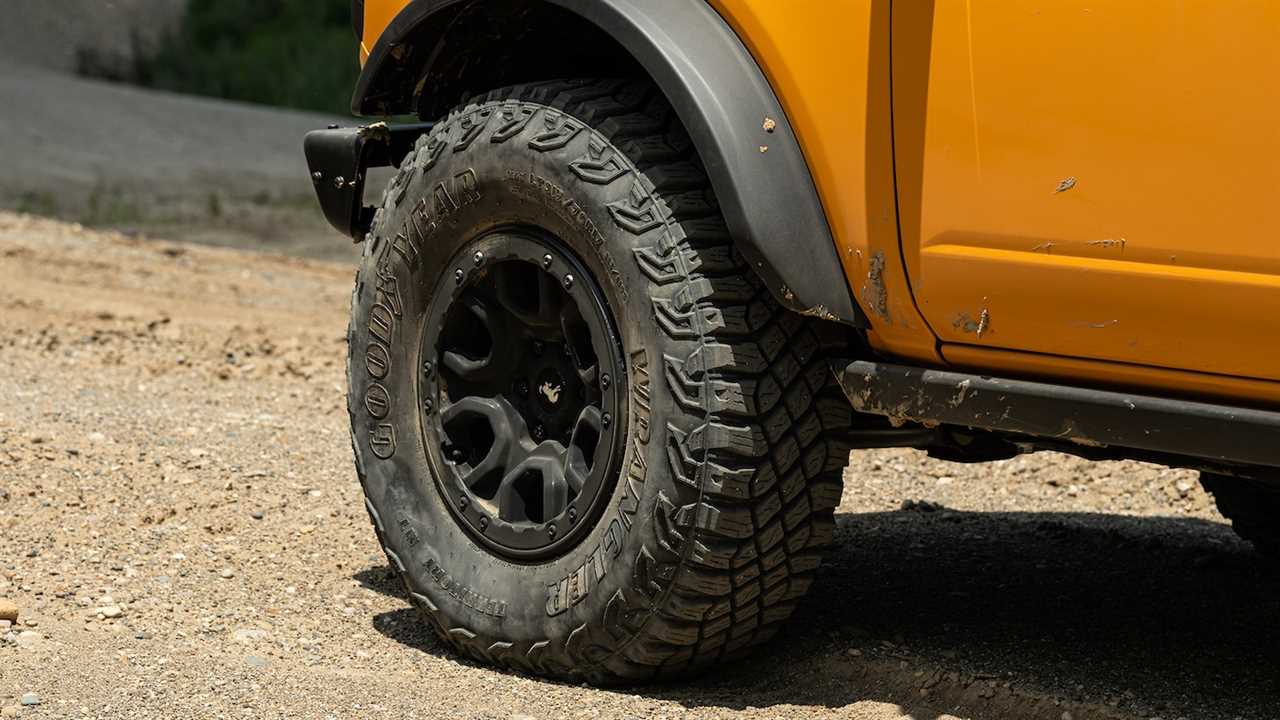 The 2021 Ford Bronco’s Fuel Economy Is Not Good, Trails Even the Thirsty Wrangler