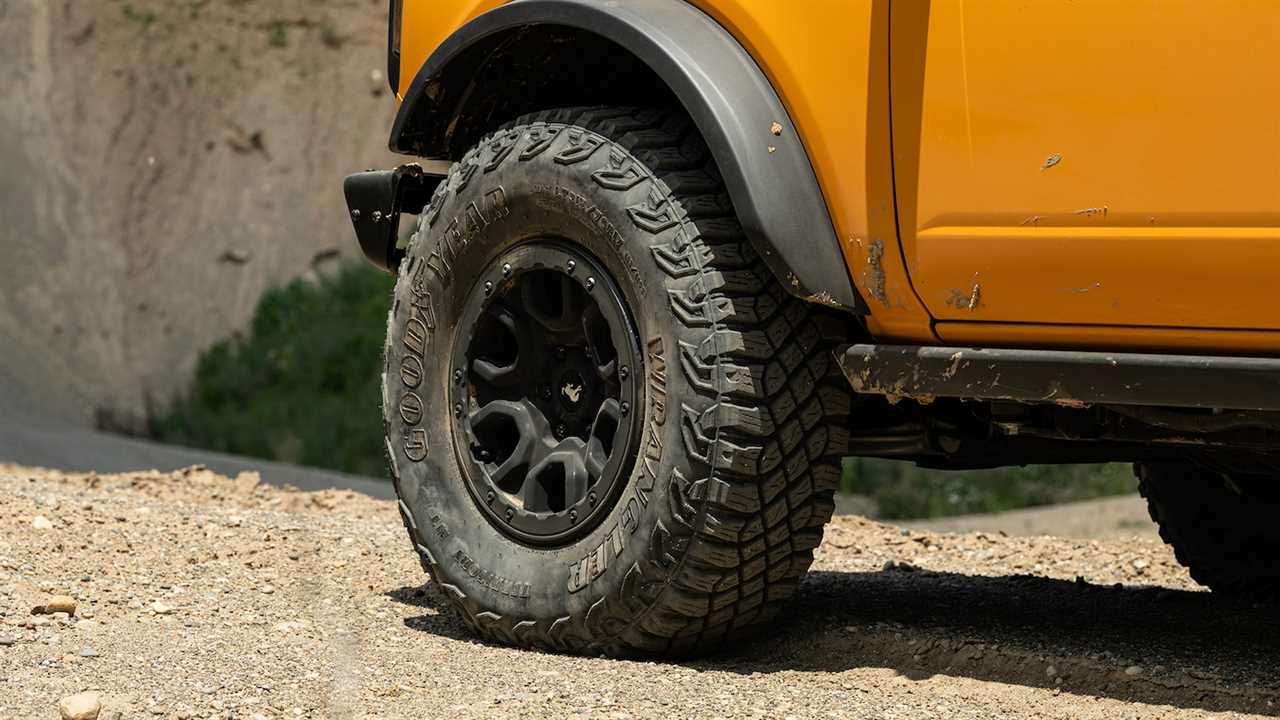 The 2021 Ford Bronco’s Fuel Economy Is Not Good, Trails Even the Thirsty Wrangler