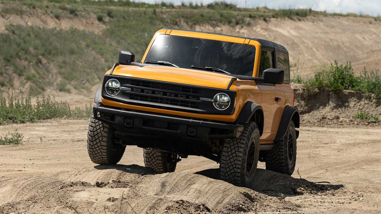 The 2021 Ford Bronco’s Fuel Economy Is Not Good, Trails Even the Thirsty Wrangler