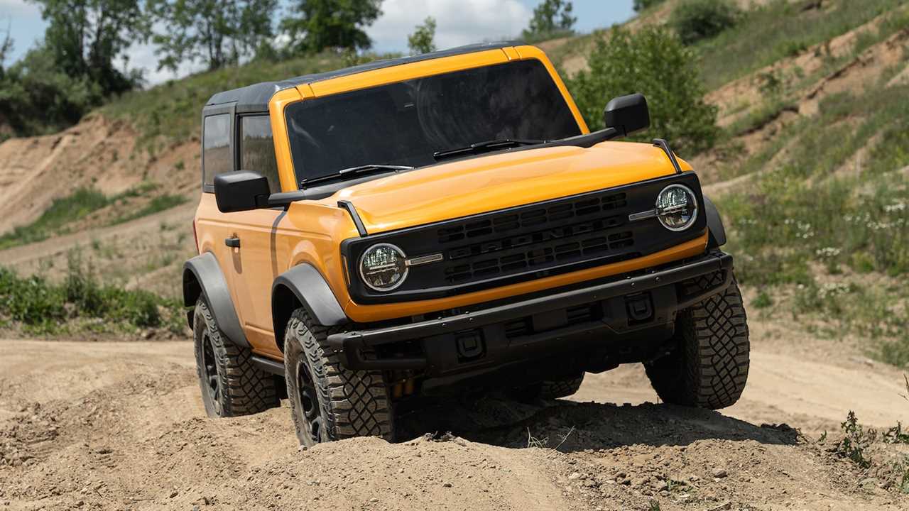 The 2021 Ford Bronco’s Fuel Economy Is Not Good, Trails Even the Thirsty Wrangler