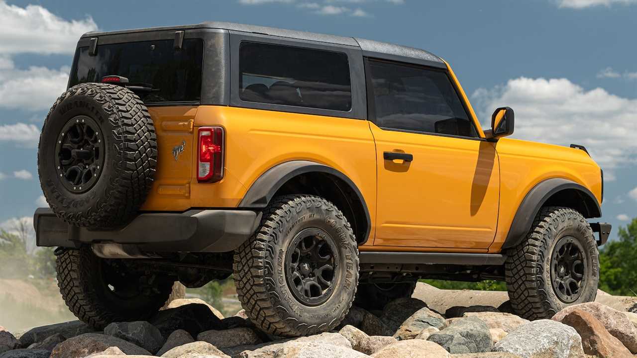 The 2021 Ford Bronco’s Fuel Economy Is Not Good, Trails Even the Thirsty Wrangler