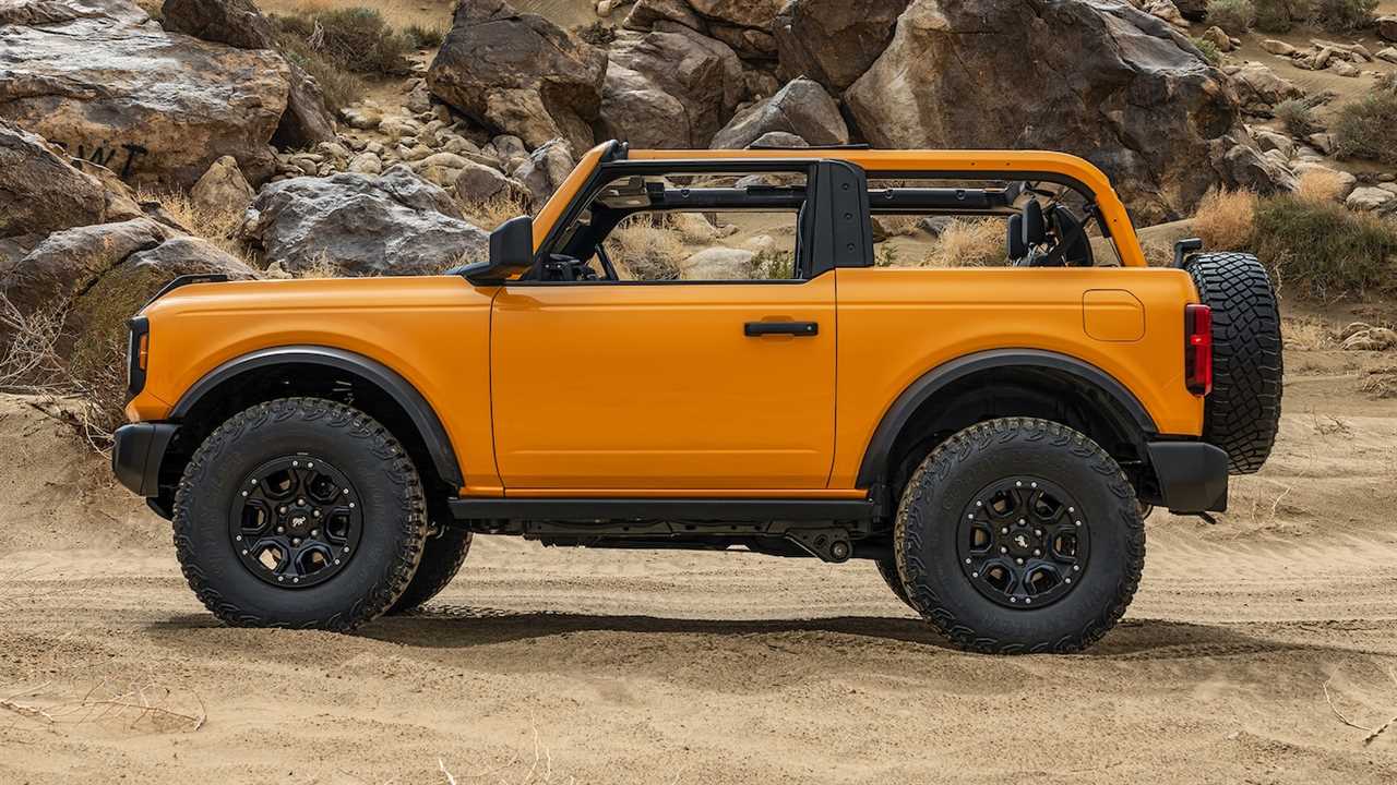 The 2021 Ford Bronco’s Fuel Economy Is Not Good, Trails Even the Thirsty Wrangler