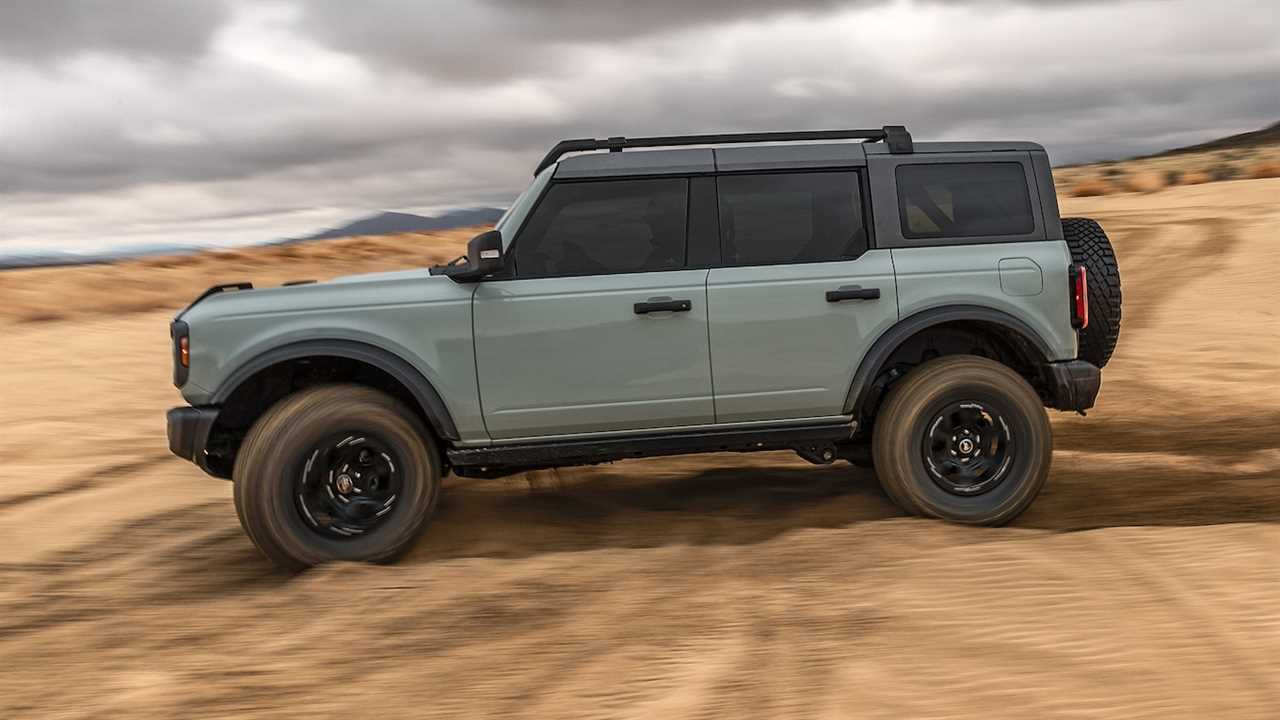 The 2021 Ford Bronco’s Fuel Economy Is Not Good, Trails Even the Thirsty Wrangler