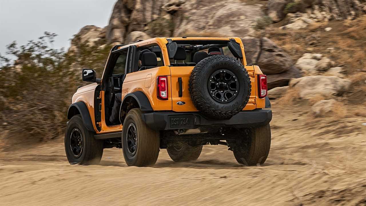 The 2021 Ford Bronco’s Fuel Economy Is Not Good, Trails Even the Thirsty Wrangler