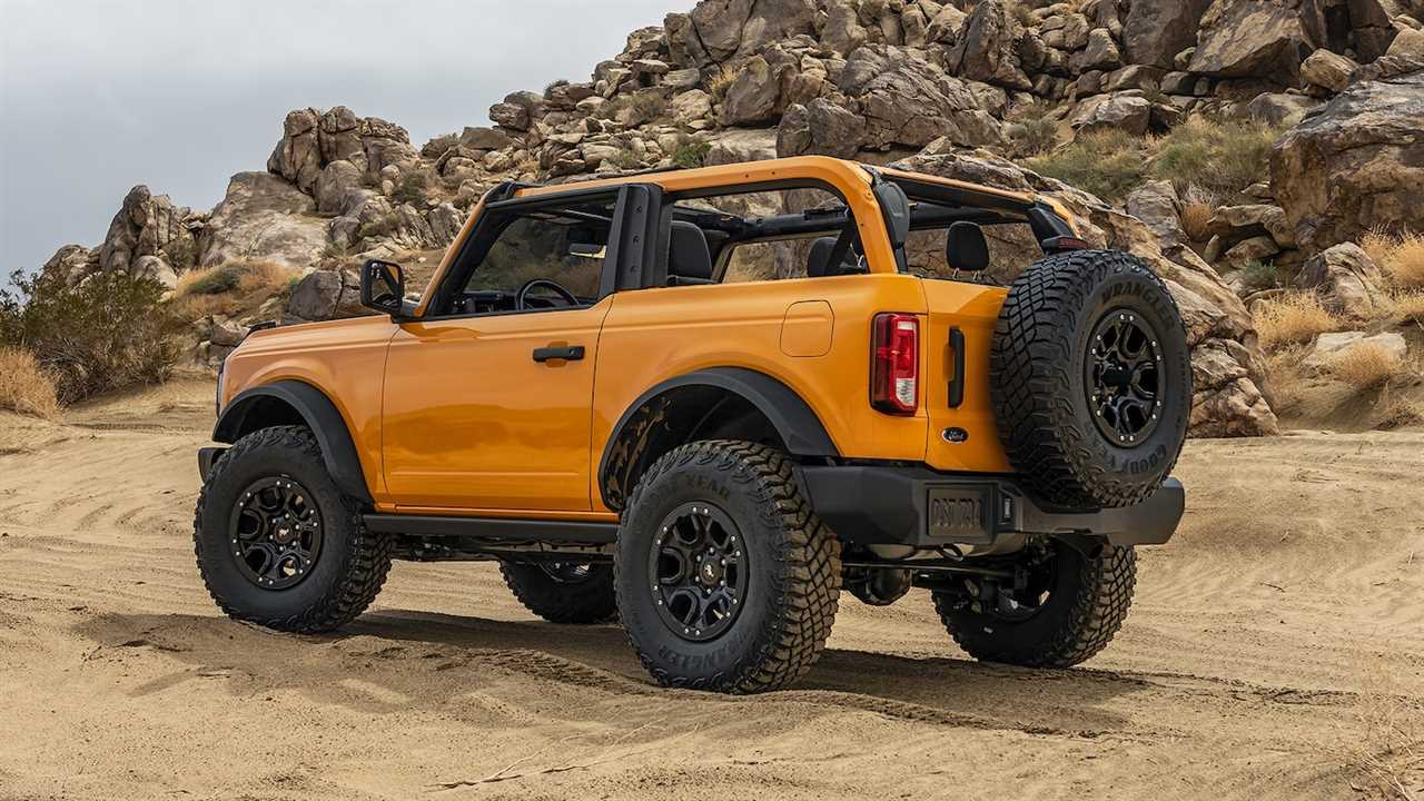 The 2021 Ford Bronco’s Fuel Economy Is Not Good, Trails Even the Thirsty Wrangler