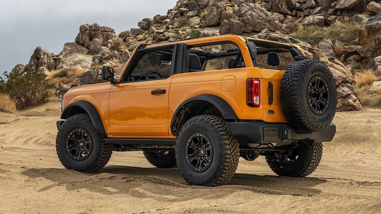 The 2021 Ford Bronco’s Fuel Economy Is Not Good, Trails Even the Thirsty Wrangler
