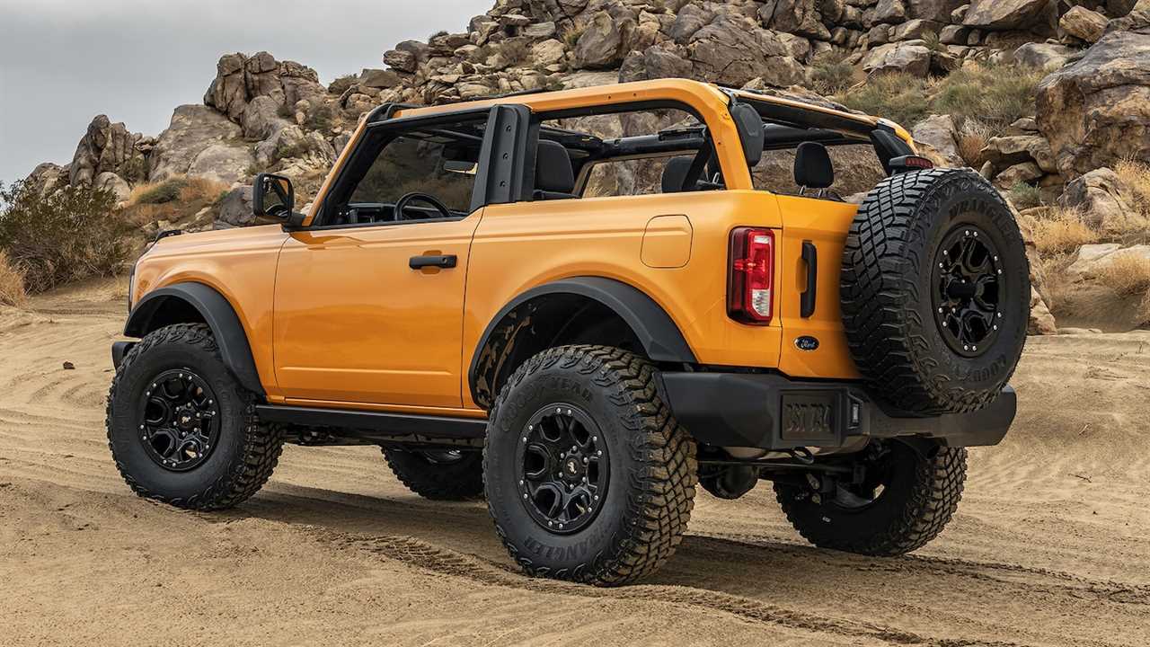 The 2021 Ford Bronco’s Fuel Economy Is Not Good, Trails Even the Thirsty Wrangler
