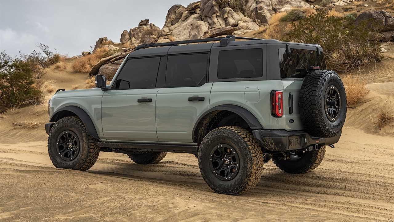 The 2021 Ford Bronco’s Fuel Economy Is Not Good, Trails Even the Thirsty Wrangler