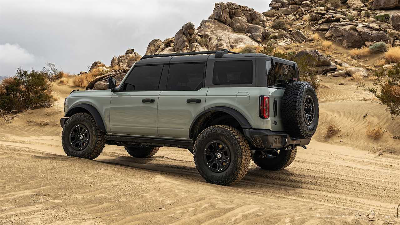 The 2021 Ford Bronco’s Fuel Economy Is Not Good, Trails Even the Thirsty Wrangler
