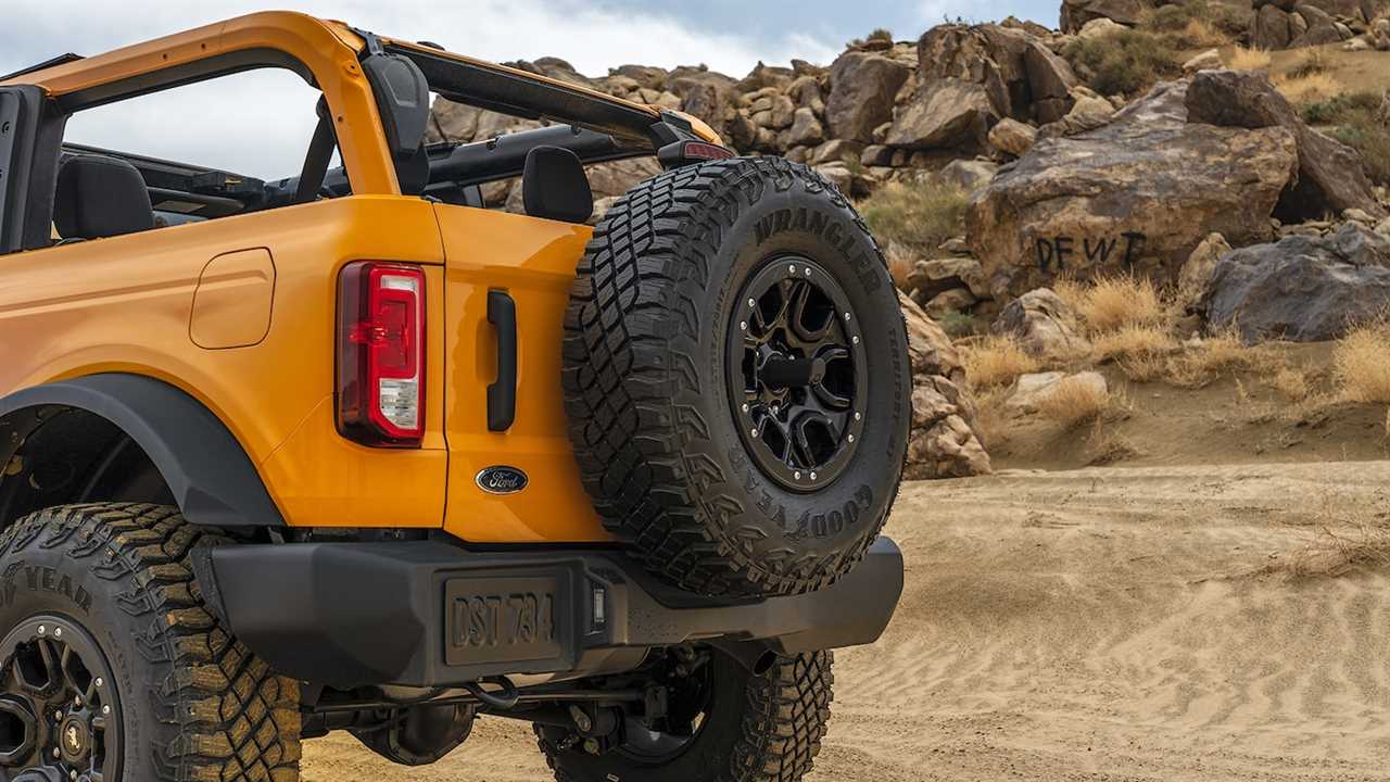The 2021 Ford Bronco’s Fuel Economy Is Not Good, Trails Even the Thirsty Wrangler