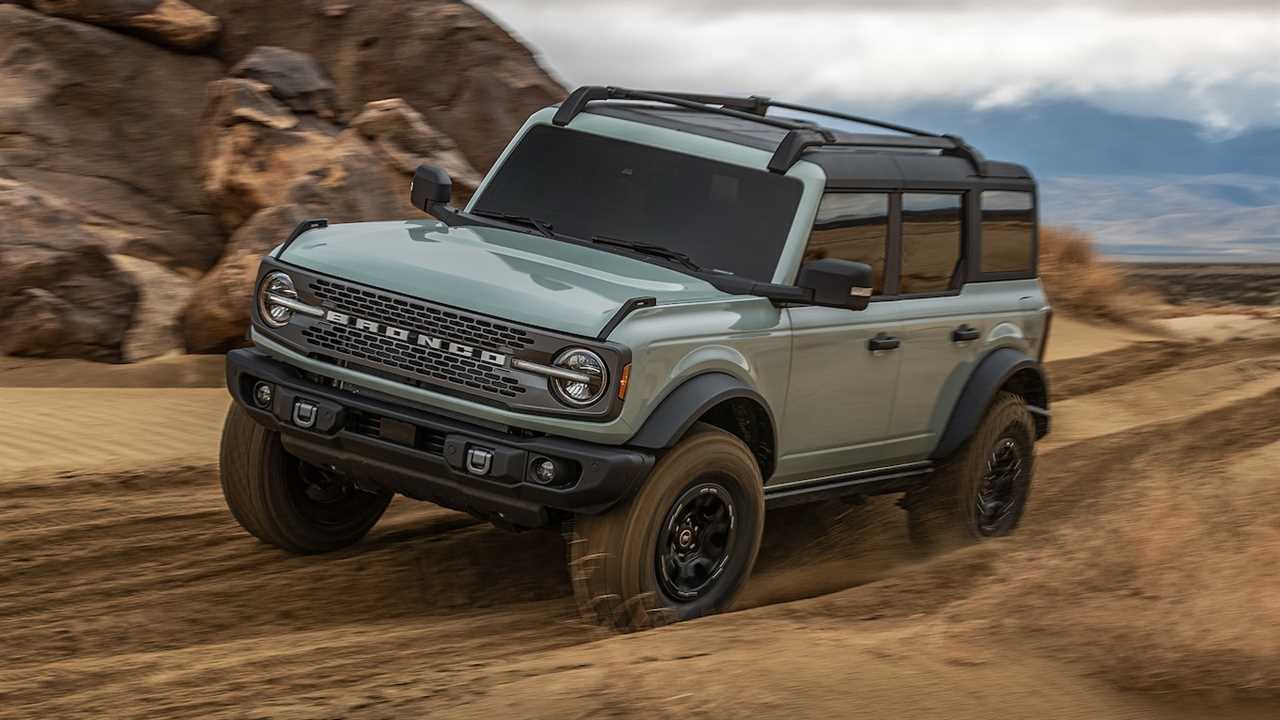 The 2021 Ford Bronco’s Fuel Economy Is Not Good, Trails Even the Thirsty Wrangler
