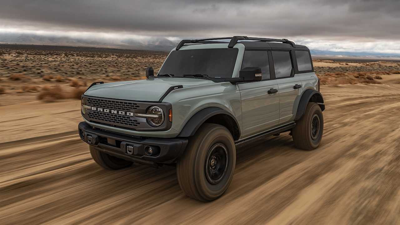 The 2021 Ford Bronco’s Fuel Economy Is Not Good, Trails Even the Thirsty Wrangler