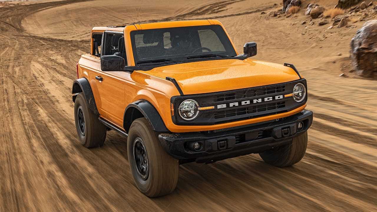 The 2021 Ford Bronco’s Fuel Economy Is Not Good, Trails Even the Thirsty Wrangler