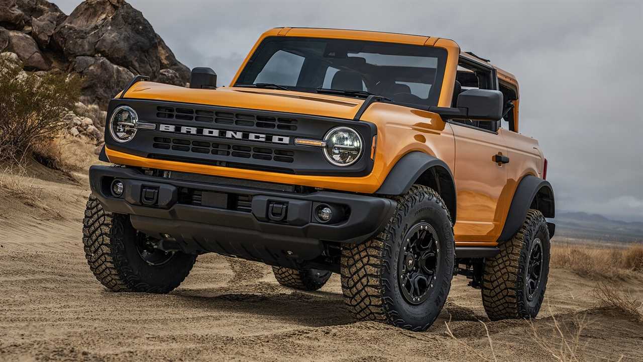The 2021 Ford Bronco’s Fuel Economy Is Not Good, Trails Even the Thirsty Wrangler