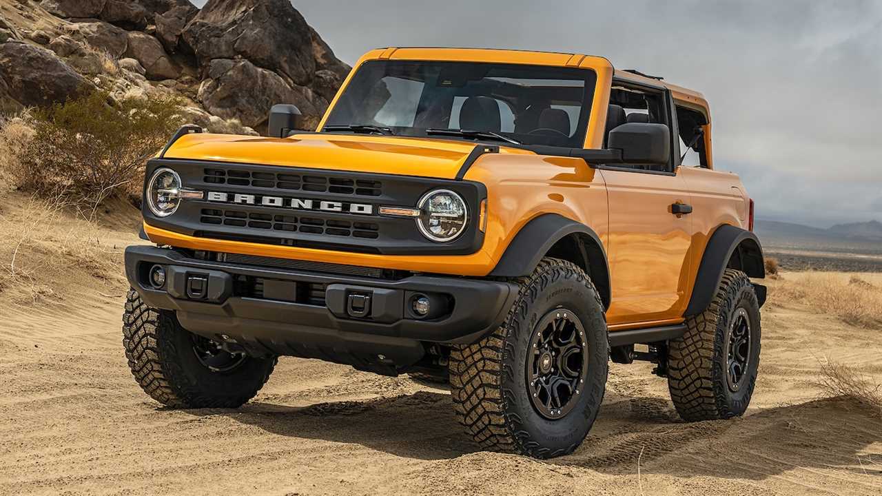The 2021 Ford Bronco’s Fuel Economy Is Not Good, Trails Even the Thirsty Wrangler