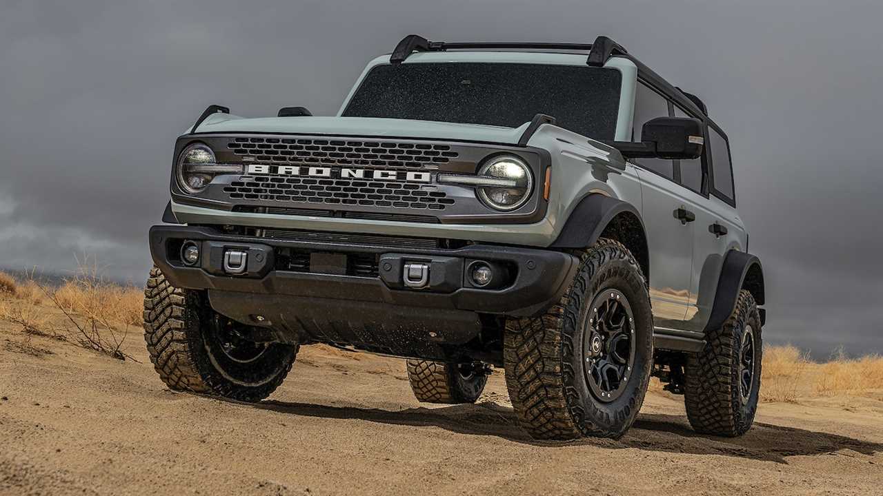 The 2021 Ford Bronco’s Fuel Economy Is Not Good, Trails Even the Thirsty Wrangler