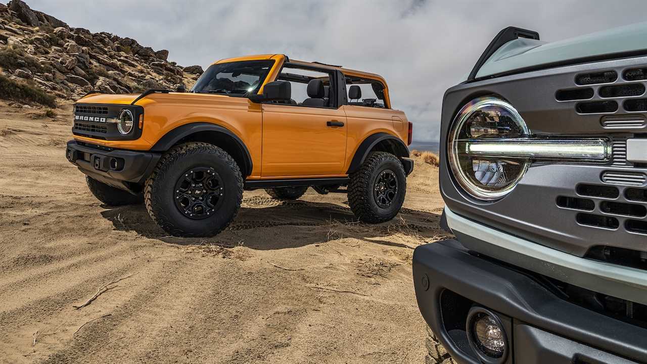 The 2021 Ford Bronco’s Fuel Economy Is Not Good, Trails Even the Thirsty Wrangler